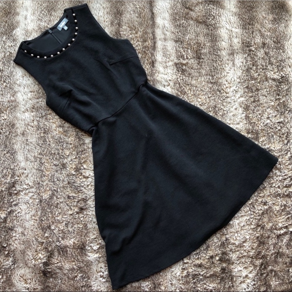 Neiman Marcus Black Sleeveless Dress, Size 8.